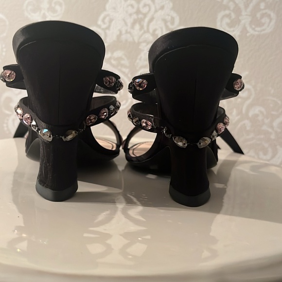 Louis Vuitton Shoe - Picture 9 of 10